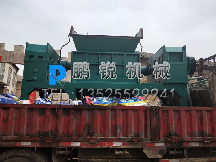 福建撕碎機發貨現場