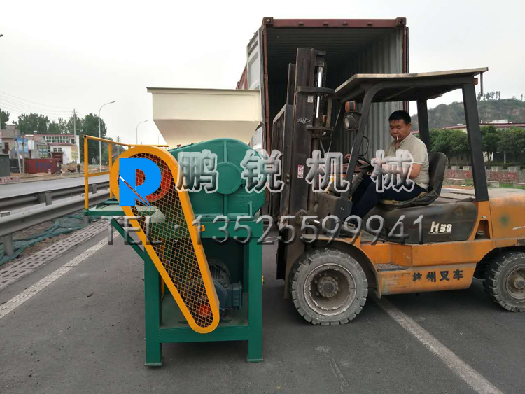 河北撕碎機發貨現場